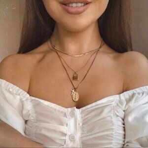 3/$30 💛 Multi Layered Pendant Necklace